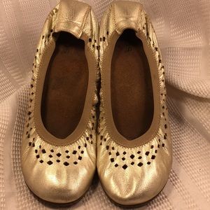 Taos leather elevated ballet flats worn once Comfy 2